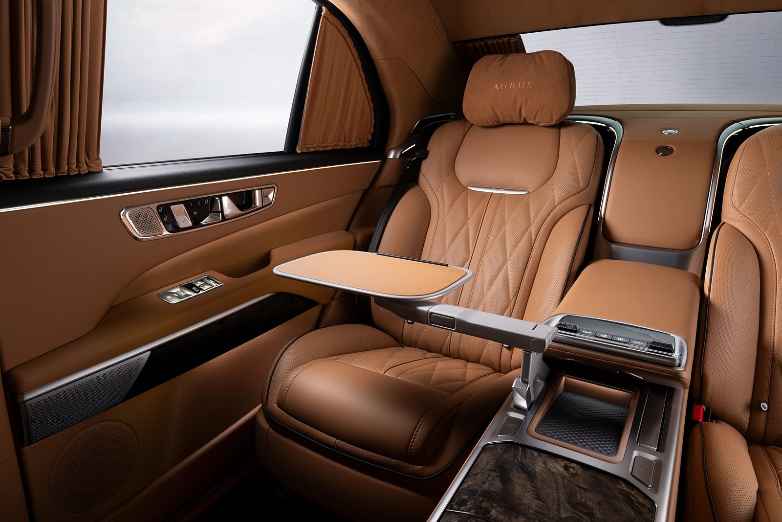 Rear seats of the updated Aurus Senat