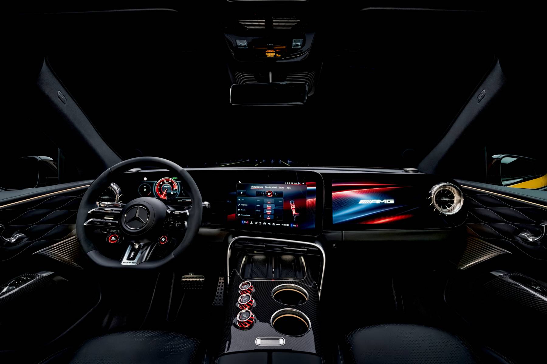 Cabin of the Mercedes-AMG GT SUV: 14-inch screen and instrument cluster