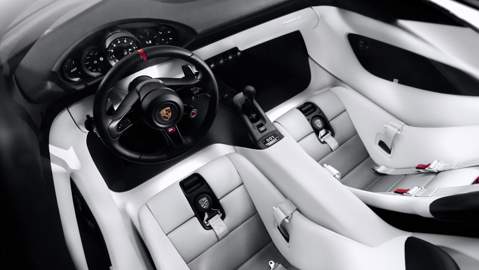 Porsche Mission S interior