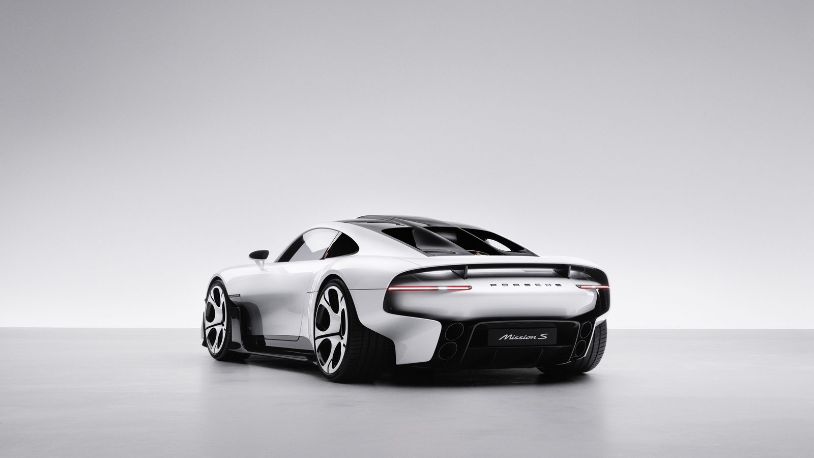 Porsche Mission S, rear view: continuous light line and active rear wing