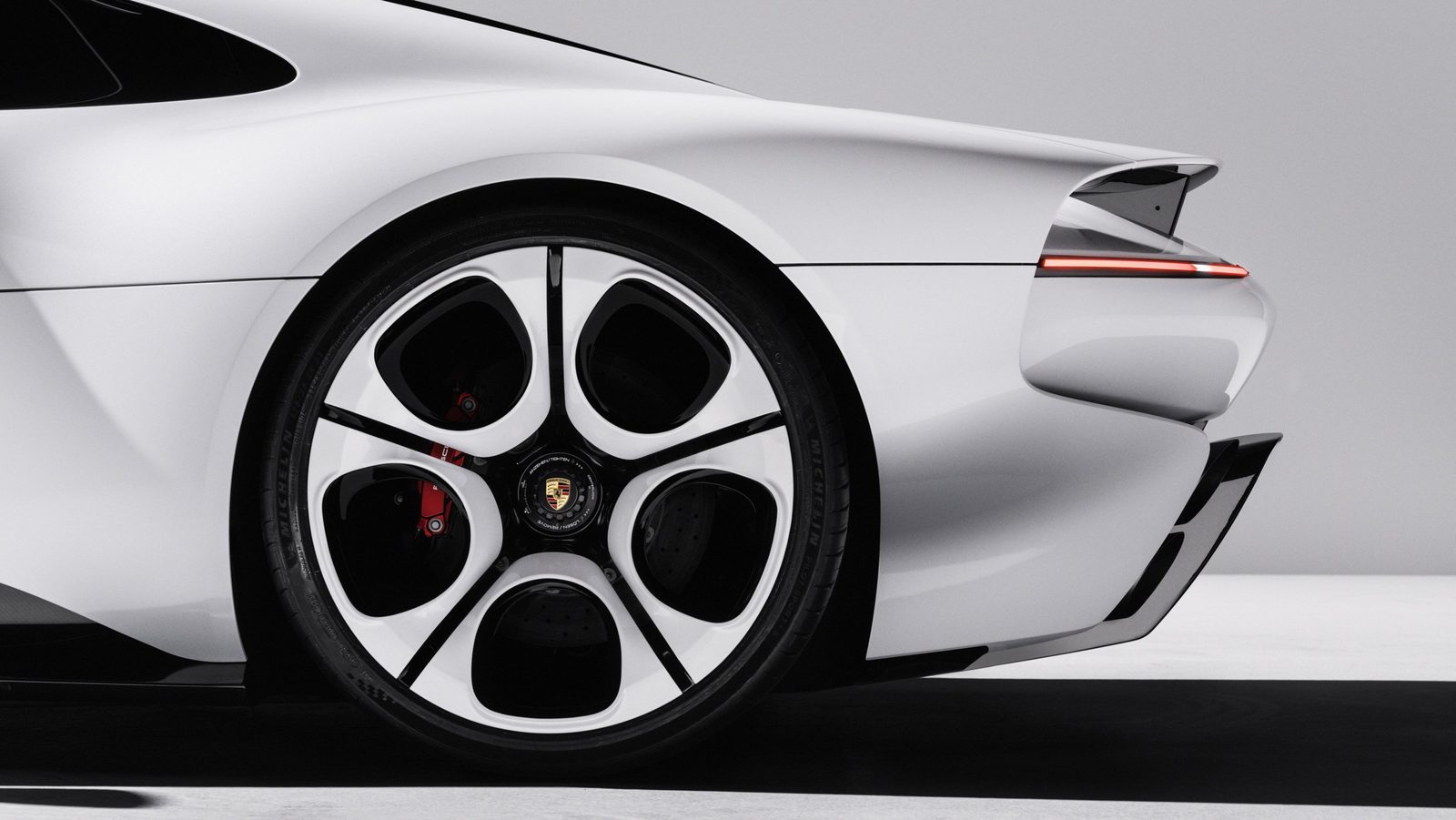 Porsche Mission S wheel
